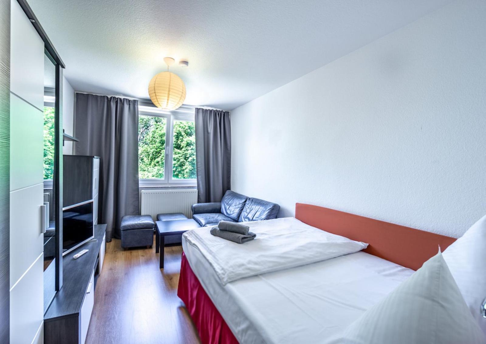 Sl'Otel Budget Bernburg Bagian luar foto
