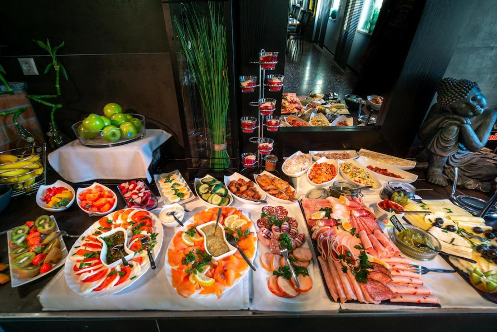 Sl'Otel Budget Bernburg Bagian luar foto