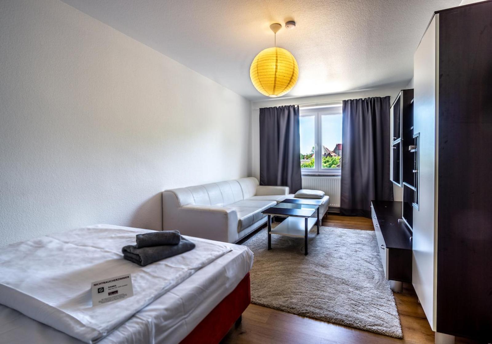 Sl'Otel Budget Bernburg Bagian luar foto