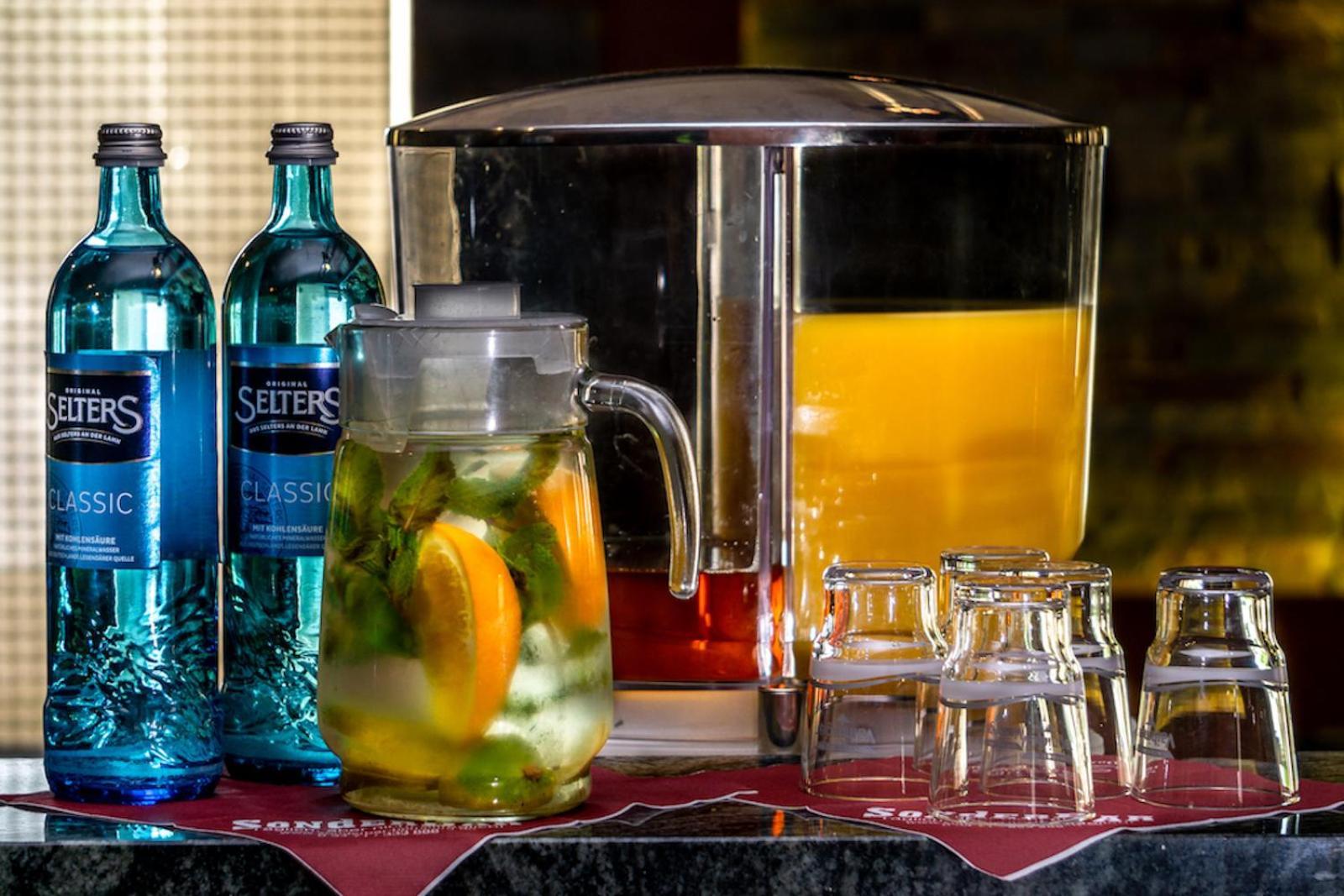 Sl'Otel Budget Bernburg Bagian luar foto