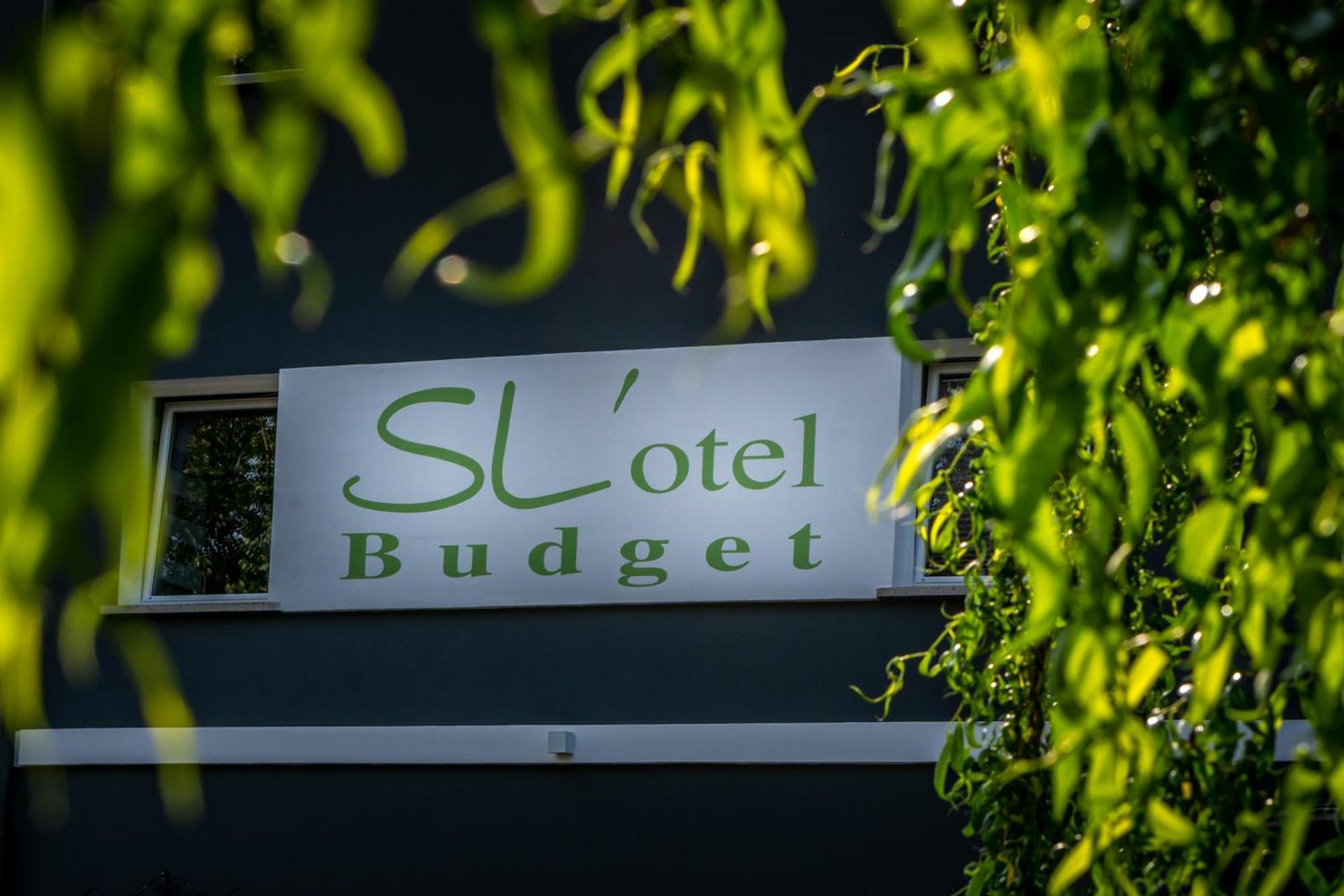 Sl'Otel Budget Bernburg Bagian luar foto