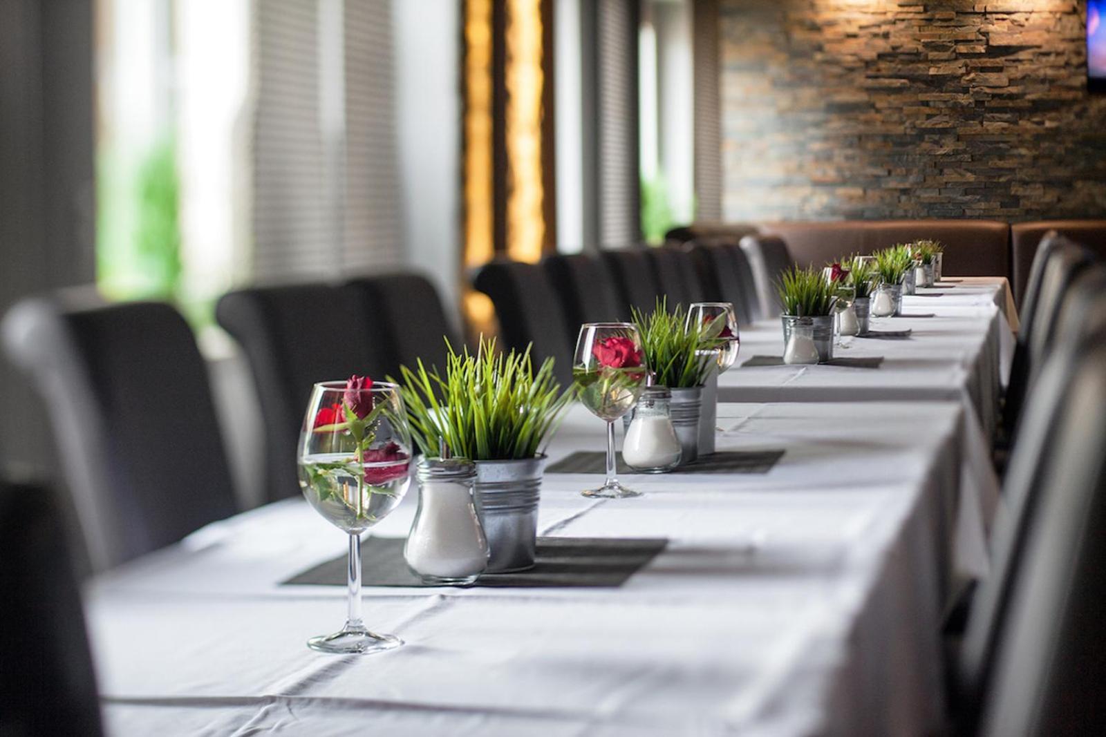 Sl'Otel Budget Bernburg Bagian luar foto