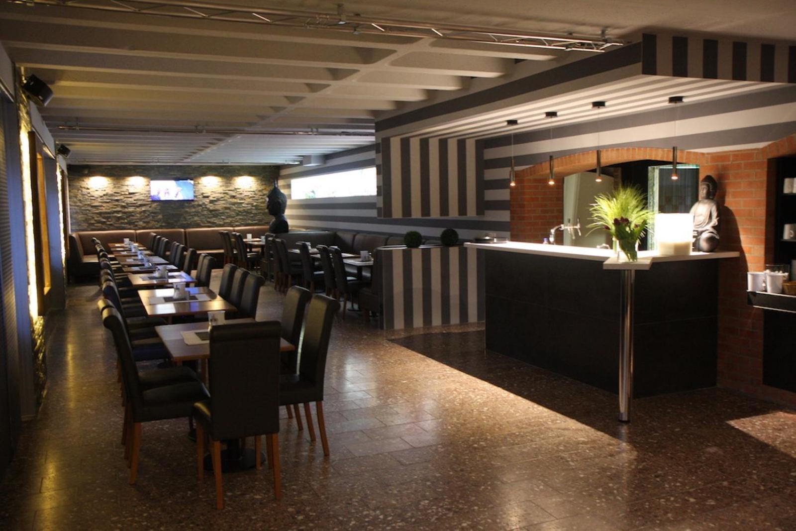 Sl'Otel Budget Bernburg Bagian luar foto