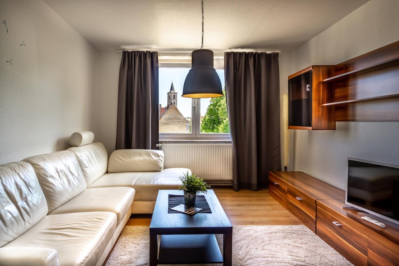 Sl'Otel Budget Bernburg Bagian luar foto