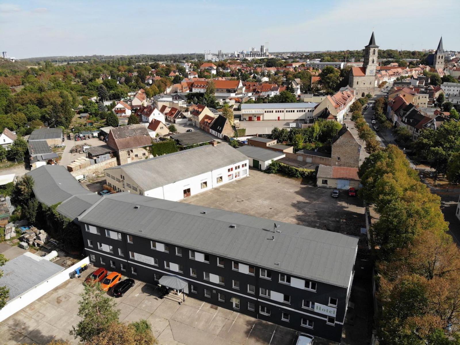 Sl'Otel Budget Bernburg Bagian luar foto
