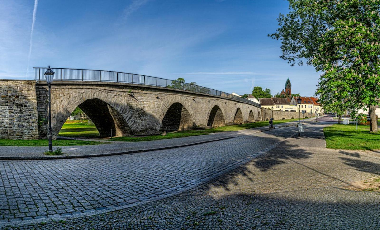 Sl'Otel Budget Bernburg Bagian luar foto