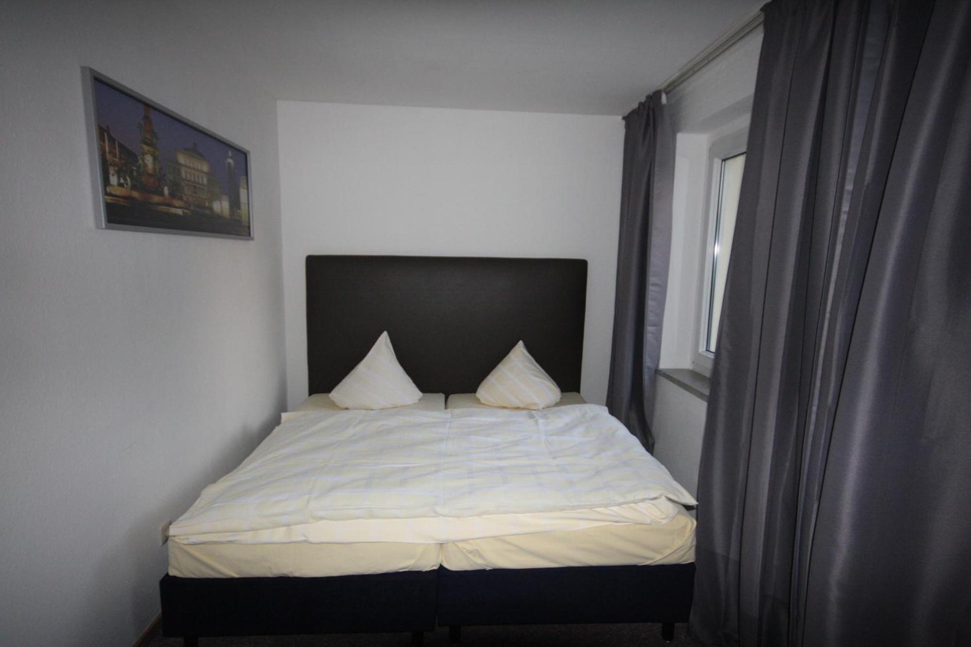 Sl'Otel Budget Bernburg Ruang foto