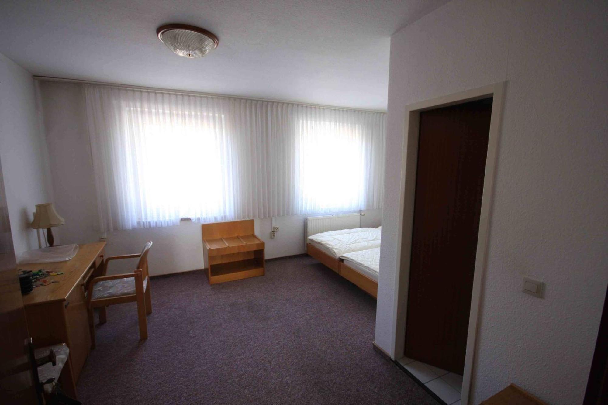 Sl'Otel Budget Bernburg Ruang foto