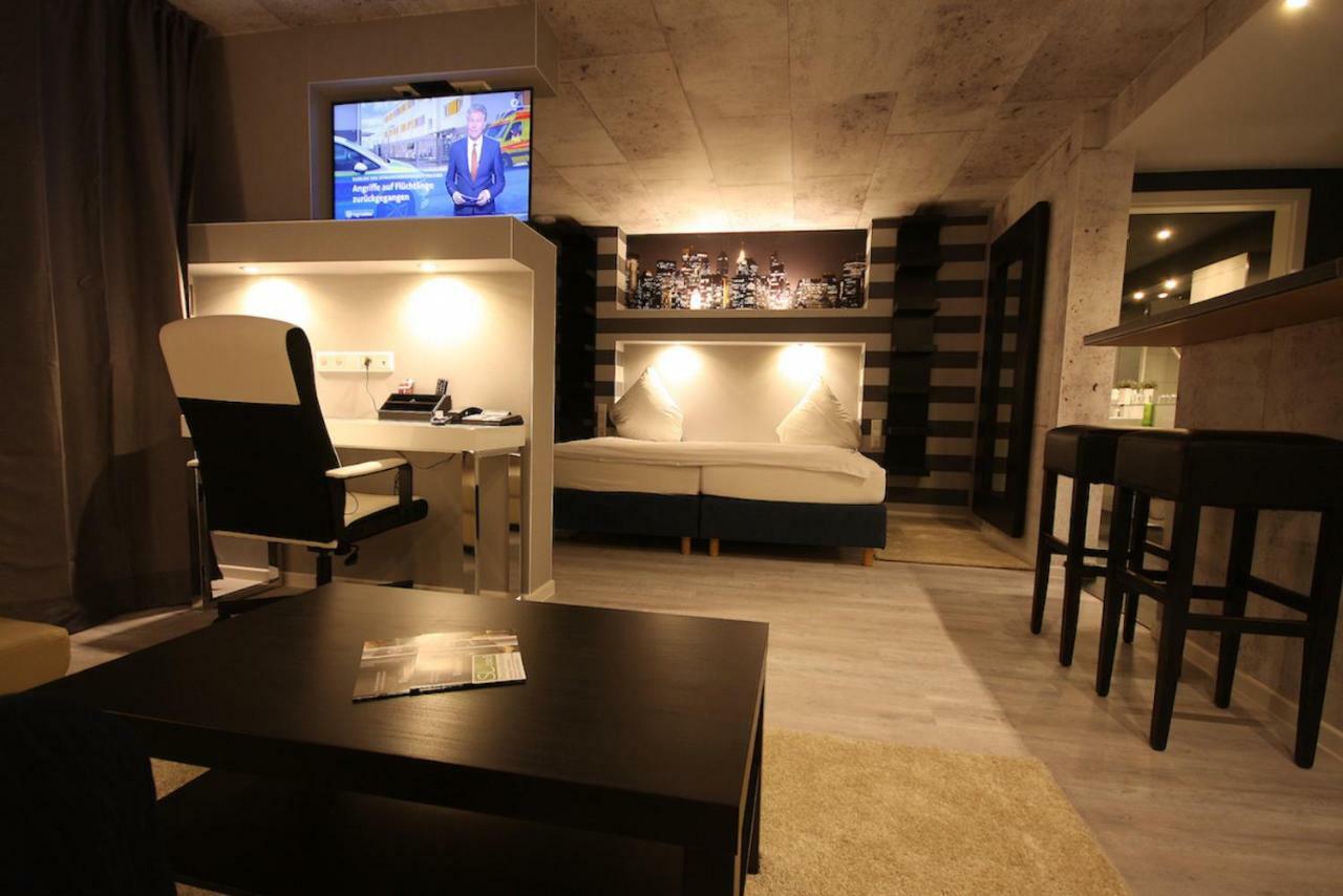 Sl'Otel Budget Bernburg Bagian luar foto