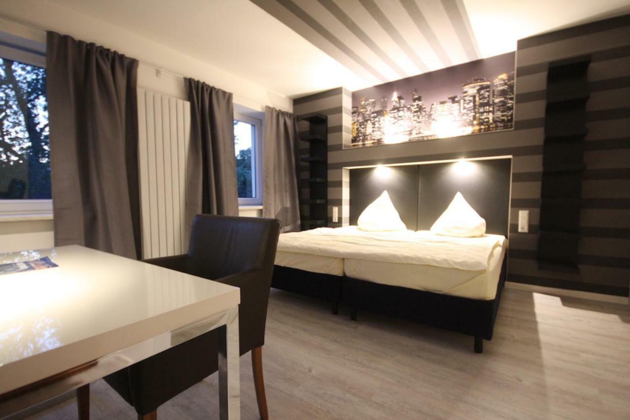 Sl'Otel Budget Bernburg Bagian luar foto