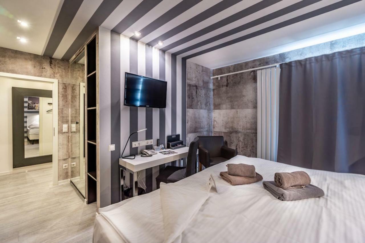 Sl'Otel Budget Bernburg Bagian luar foto