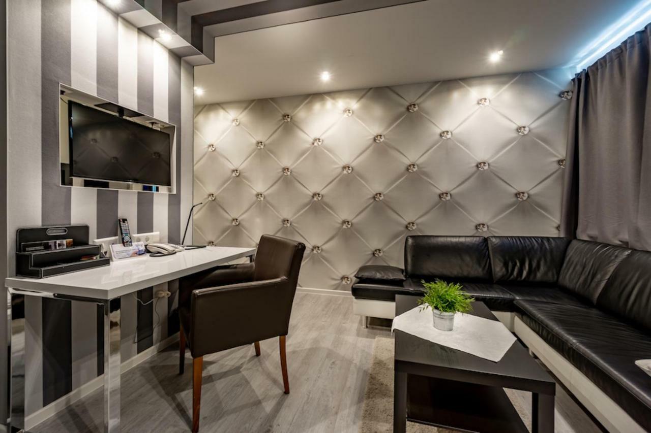 Sl'Otel Budget Bernburg Bagian luar foto