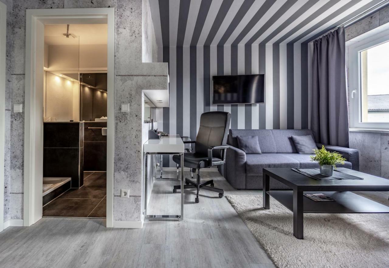Sl'Otel Budget Bernburg Bagian luar foto