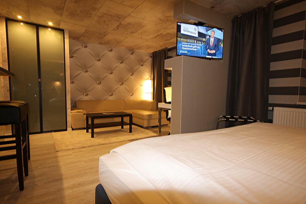 Sl'Otel Budget Bernburg Bagian luar foto