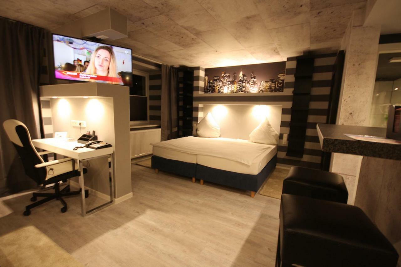 Sl'Otel Budget Bernburg Bagian luar foto