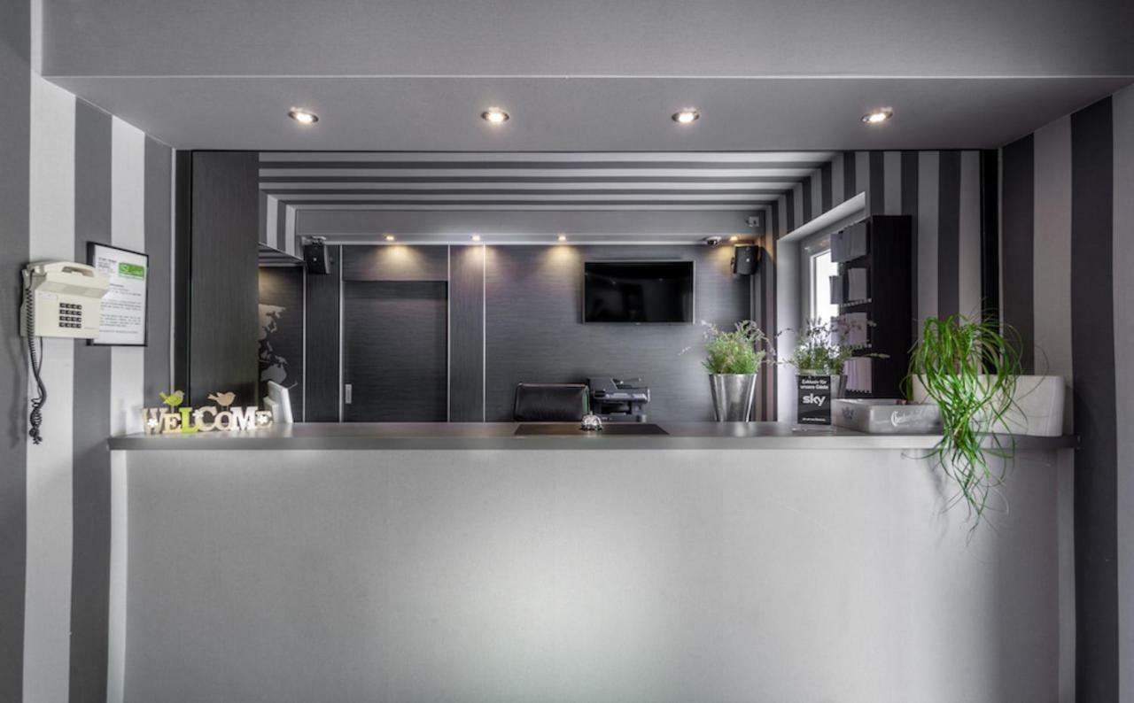 Sl'Otel Budget Bernburg Bagian luar foto